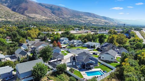 Tiny photo for 372 W CLARK CIR, Farmington, UT 84025 (MLS # 2116733)