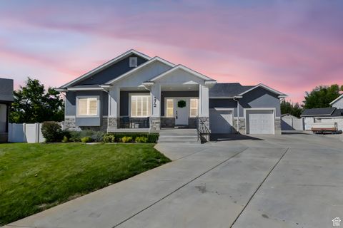 Tiny photo for 372 W CLARK CIR, Farmington, UT 84025 (MLS # 2116733)