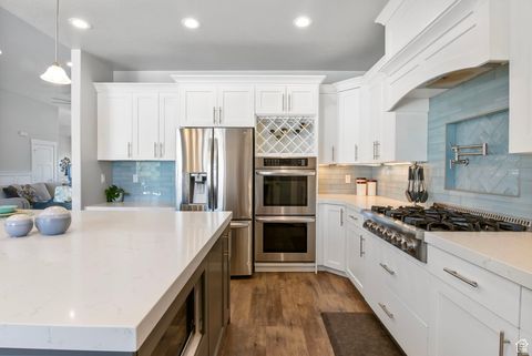 Tiny photo for 372 W CLARK CIR, Farmington, UT 84025 (MLS # 2116733)