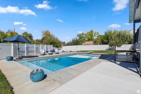 Tiny photo for 372 W CLARK CIR, Farmington, UT 84025 (MLS # 2116733)