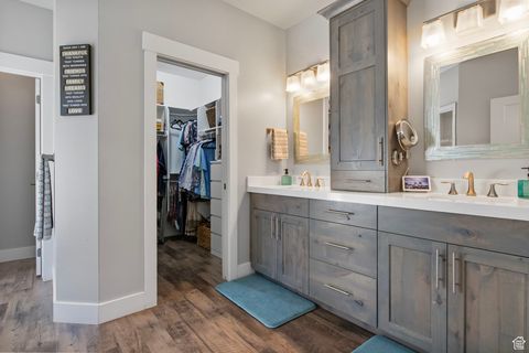 Tiny photo for 372 W CLARK CIR, Farmington, UT 84025 (MLS # 2116733)