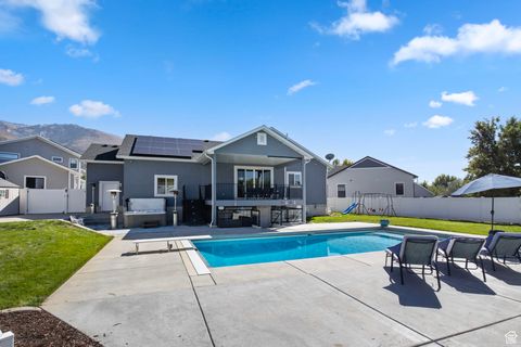 Tiny photo for 372 W CLARK CIR, Farmington, UT 84025 (MLS # 2116733)