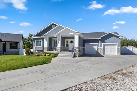 Tiny photo for 372 W CLARK CIR, Farmington, UT 84025 (MLS # 2116733)