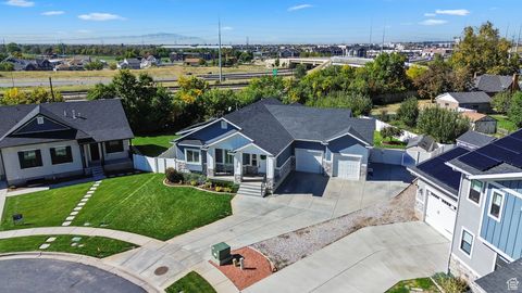 Tiny photo for 372 W CLARK CIR, Farmington, UT 84025 (MLS # 2116733)