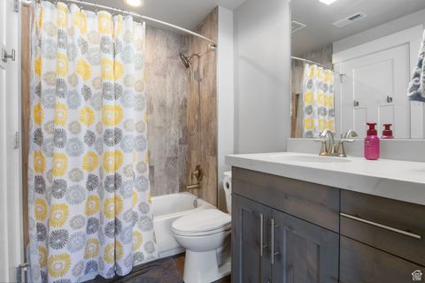 Tiny photo for 372 W CLARK CIR, Farmington, UT 84025 (MLS # 2116733)