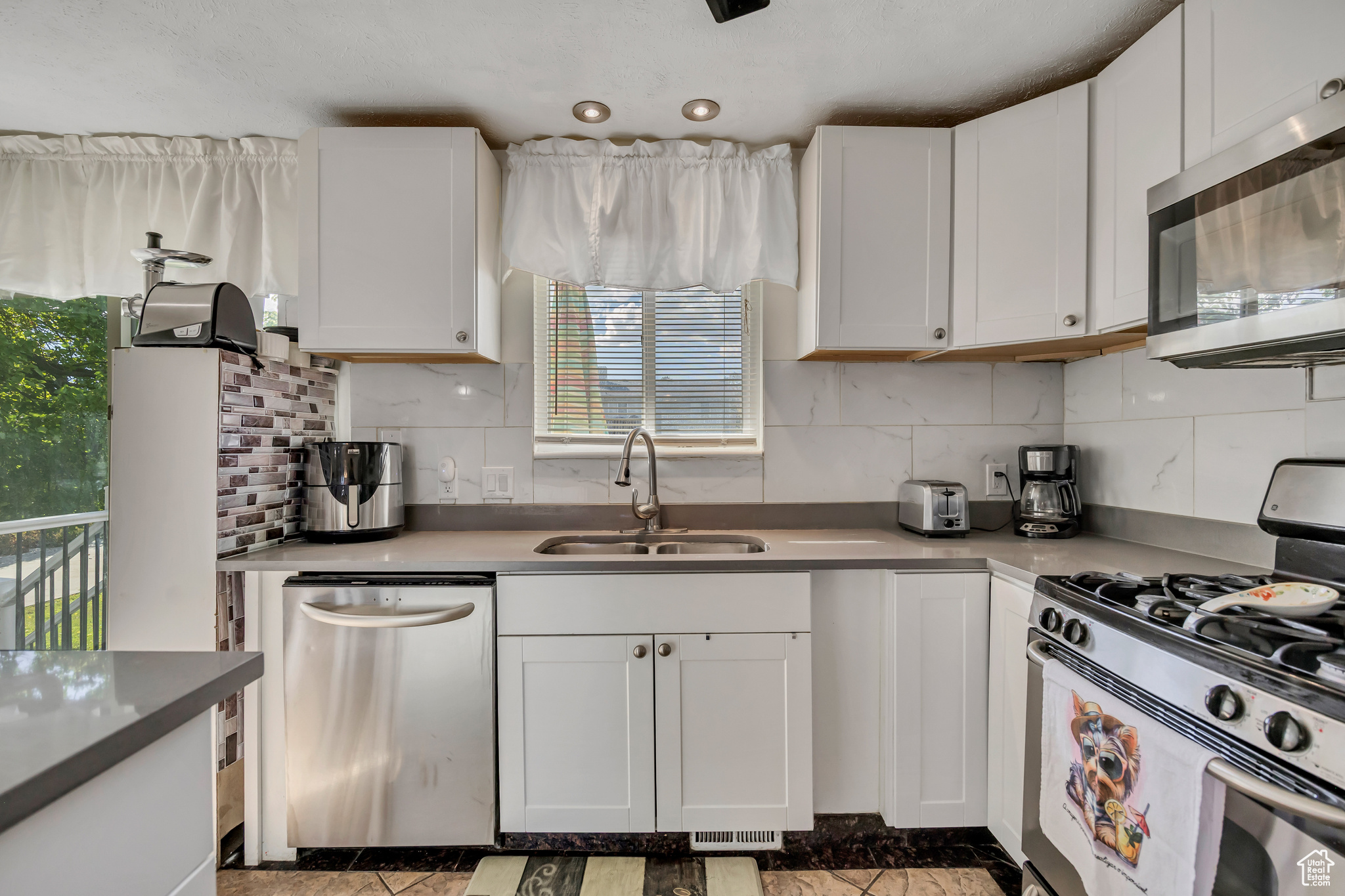 JORDAN HIGHLANDS - Residential