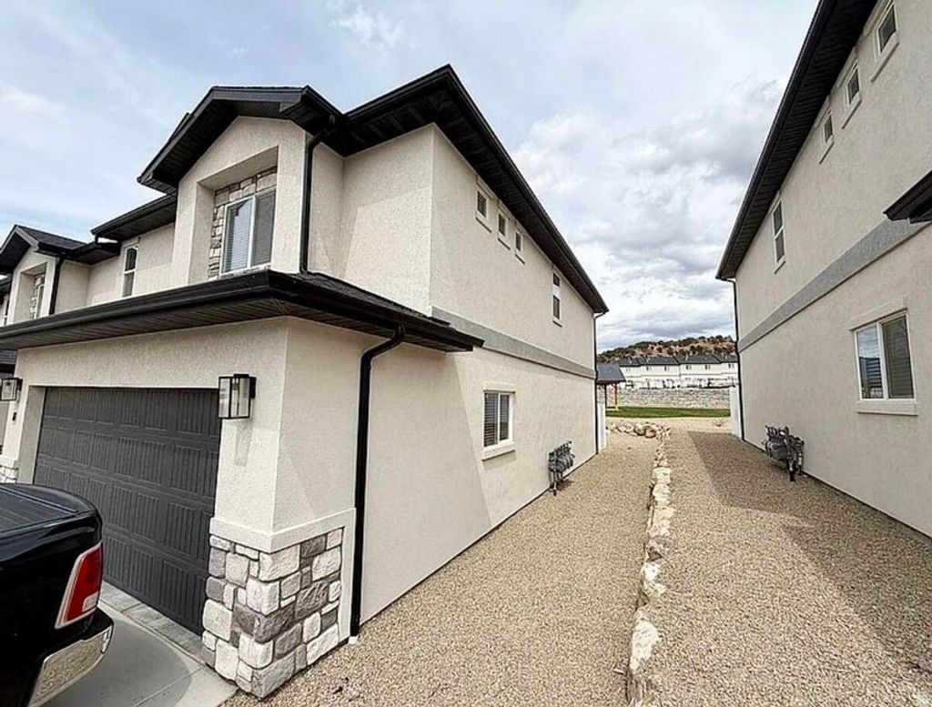 Photo of 668 E FIDDLERS COVE DR #8, Cedar City, UT 84721 (MLS # 2170262)
