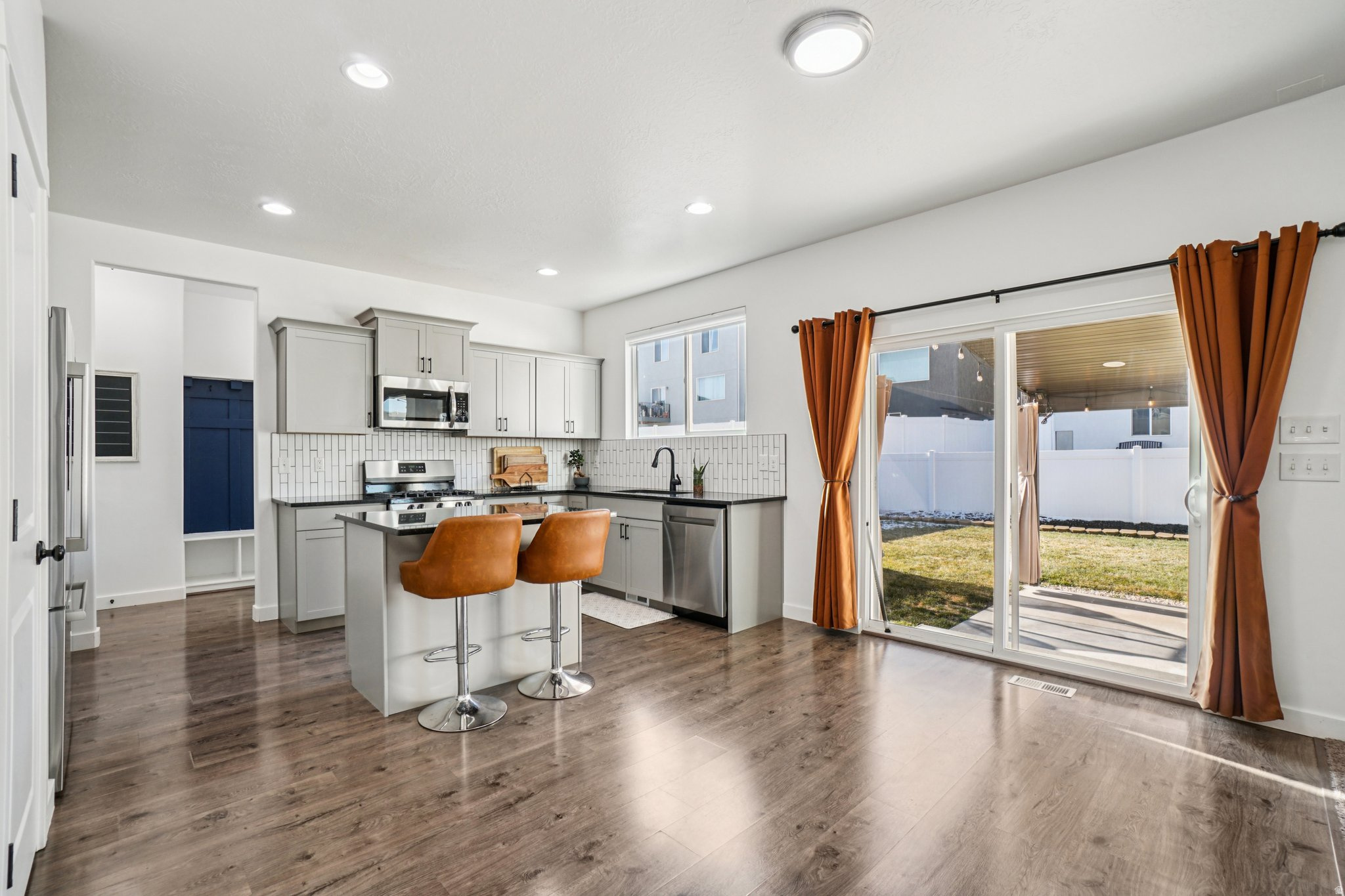 SOUTH HILLS - Residential