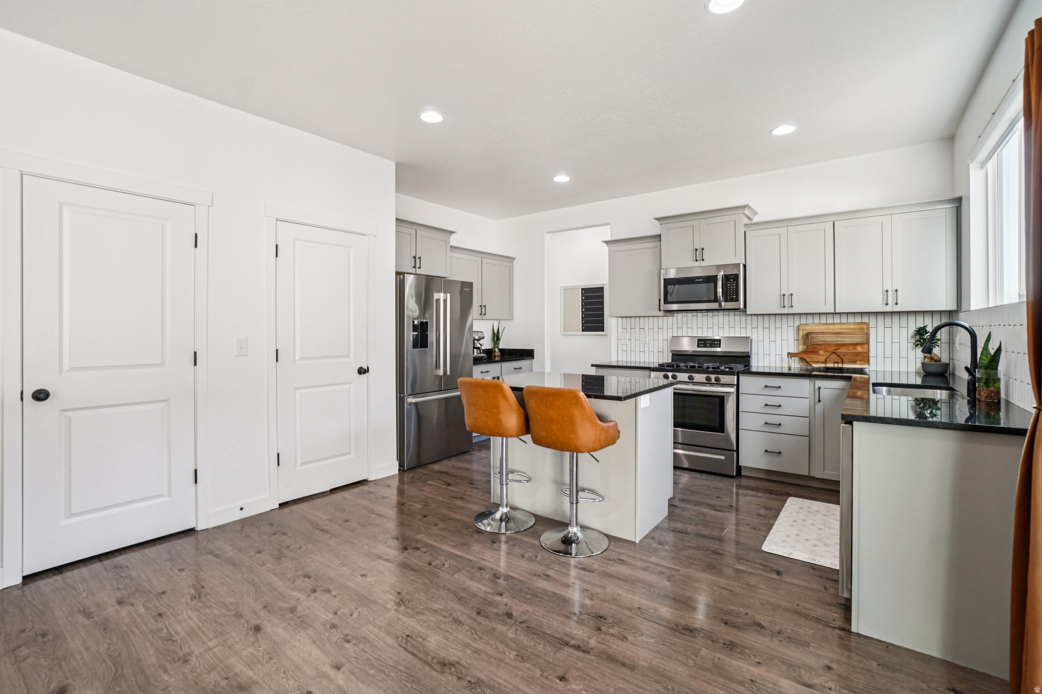 SOUTH HILLS - Residential