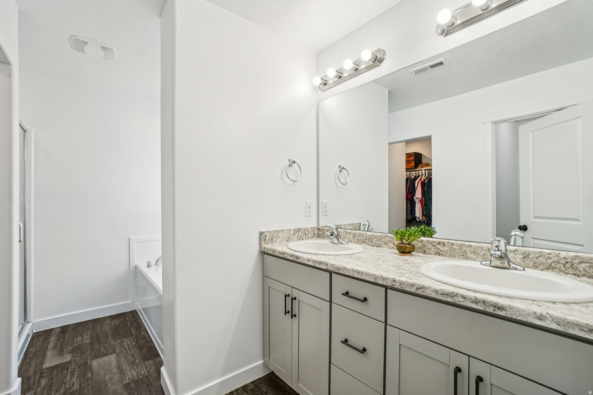 SOUTH HILLS - Residential