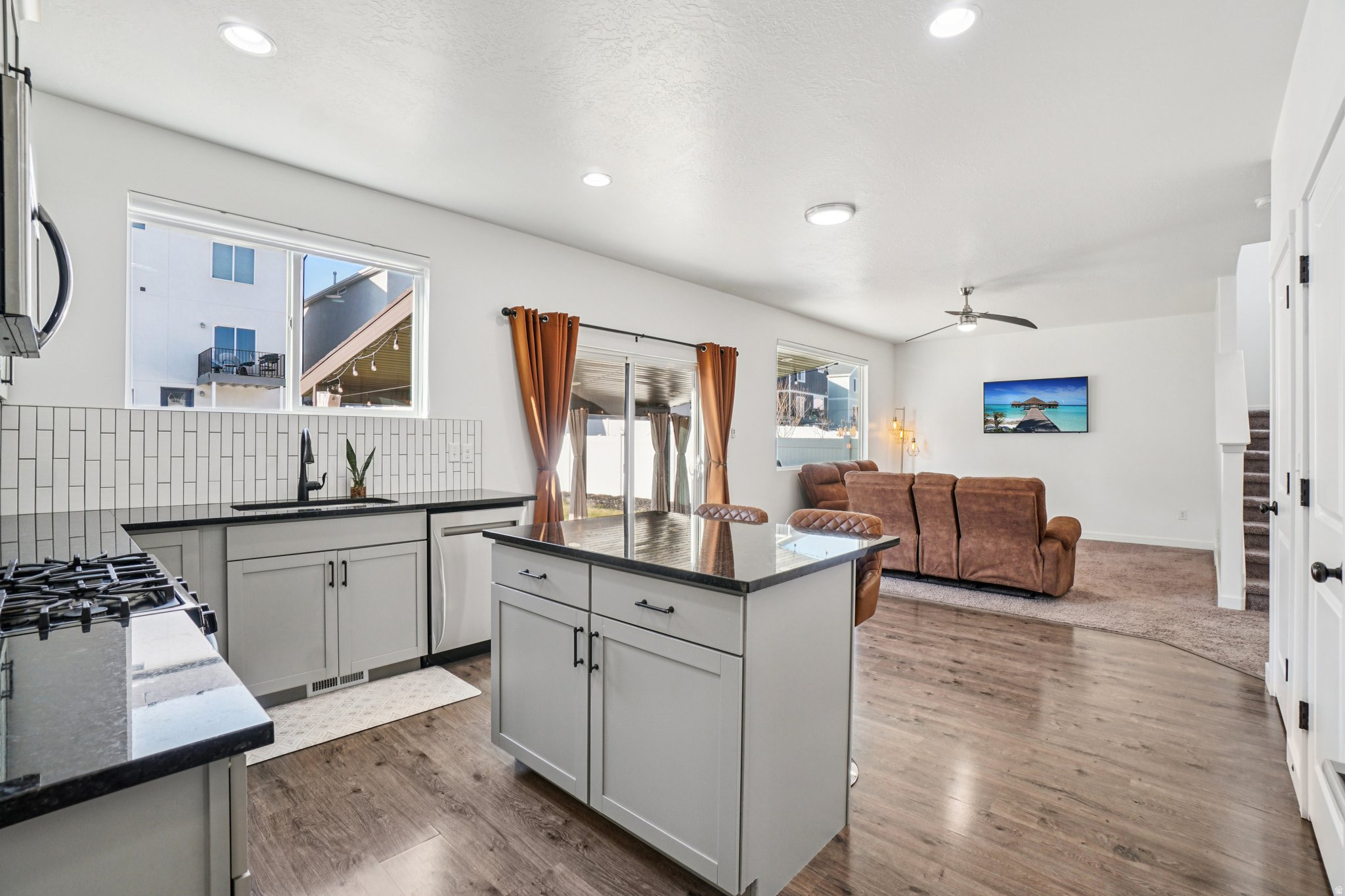 SOUTH HILLS - Residential