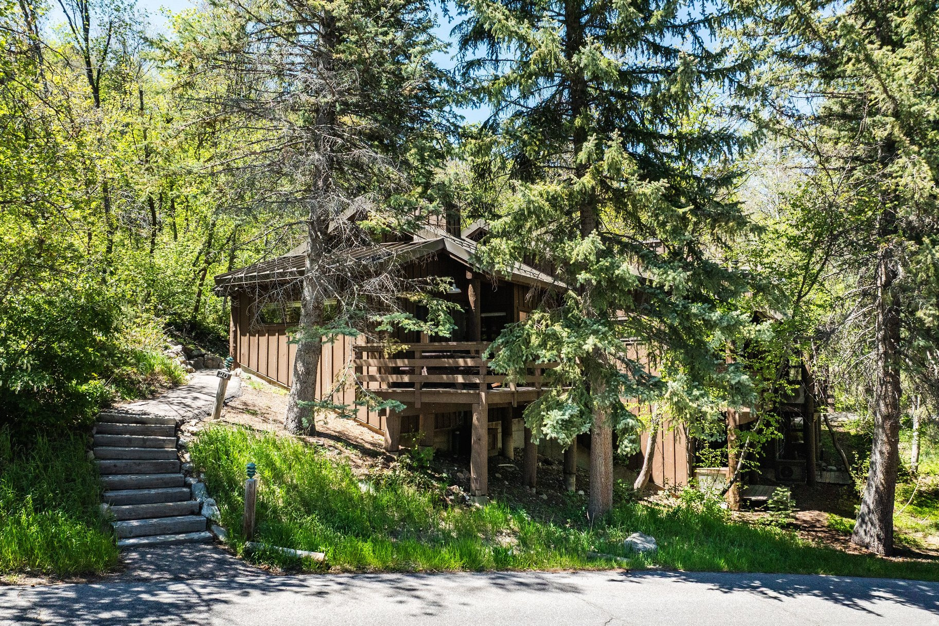 SUNDANCE COTTAGES - Residential