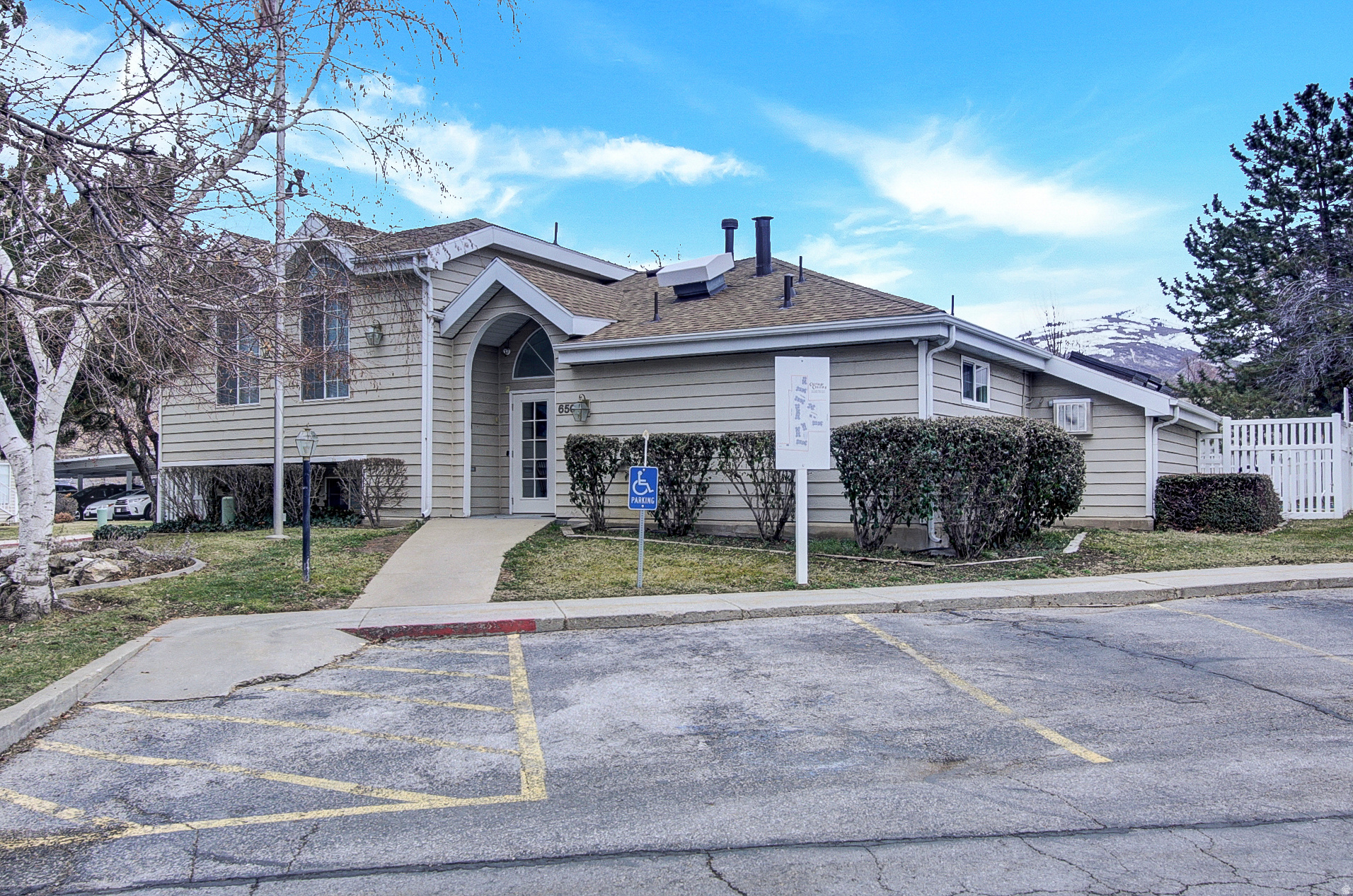 CARRIAGE CROSSING - Residential