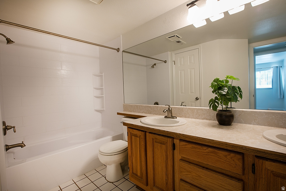 CARRIAGE CROSSING - Residential