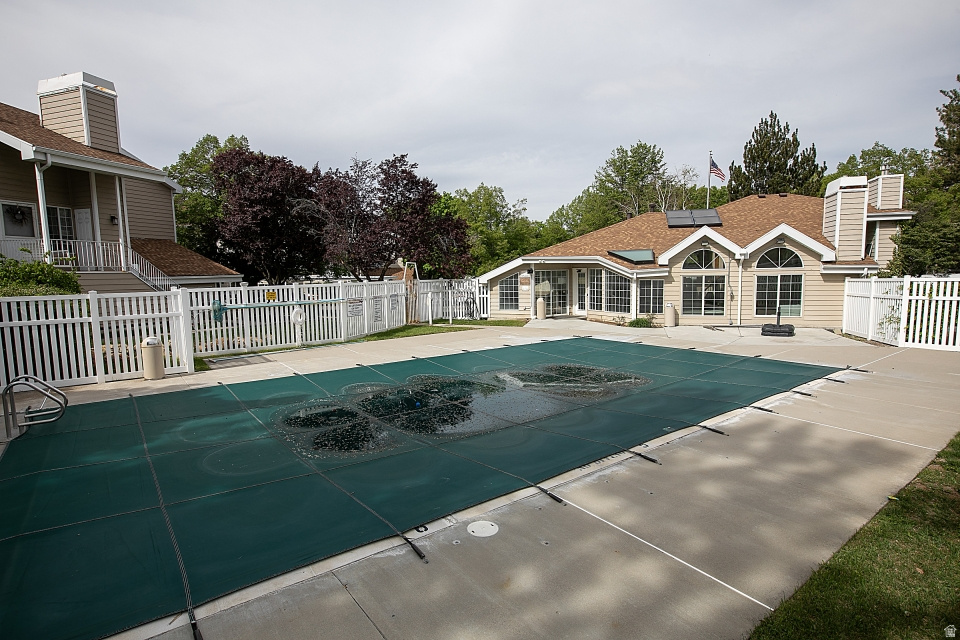 CARRIAGE CROSSING - Residential