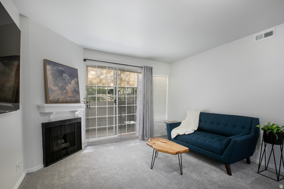 CARRIAGE CROSSING - Residential