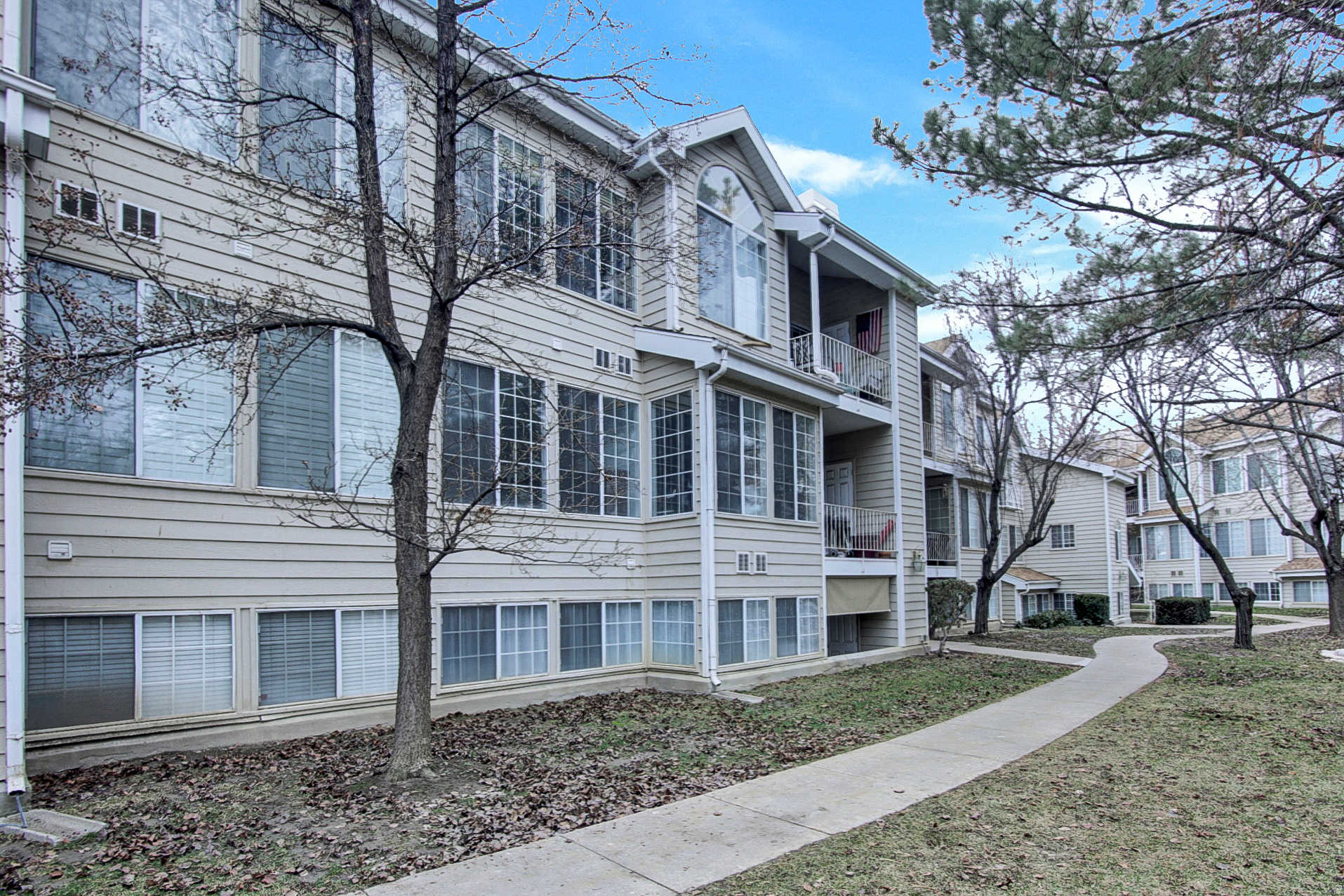 CARRIAGE CROSSING - Residential