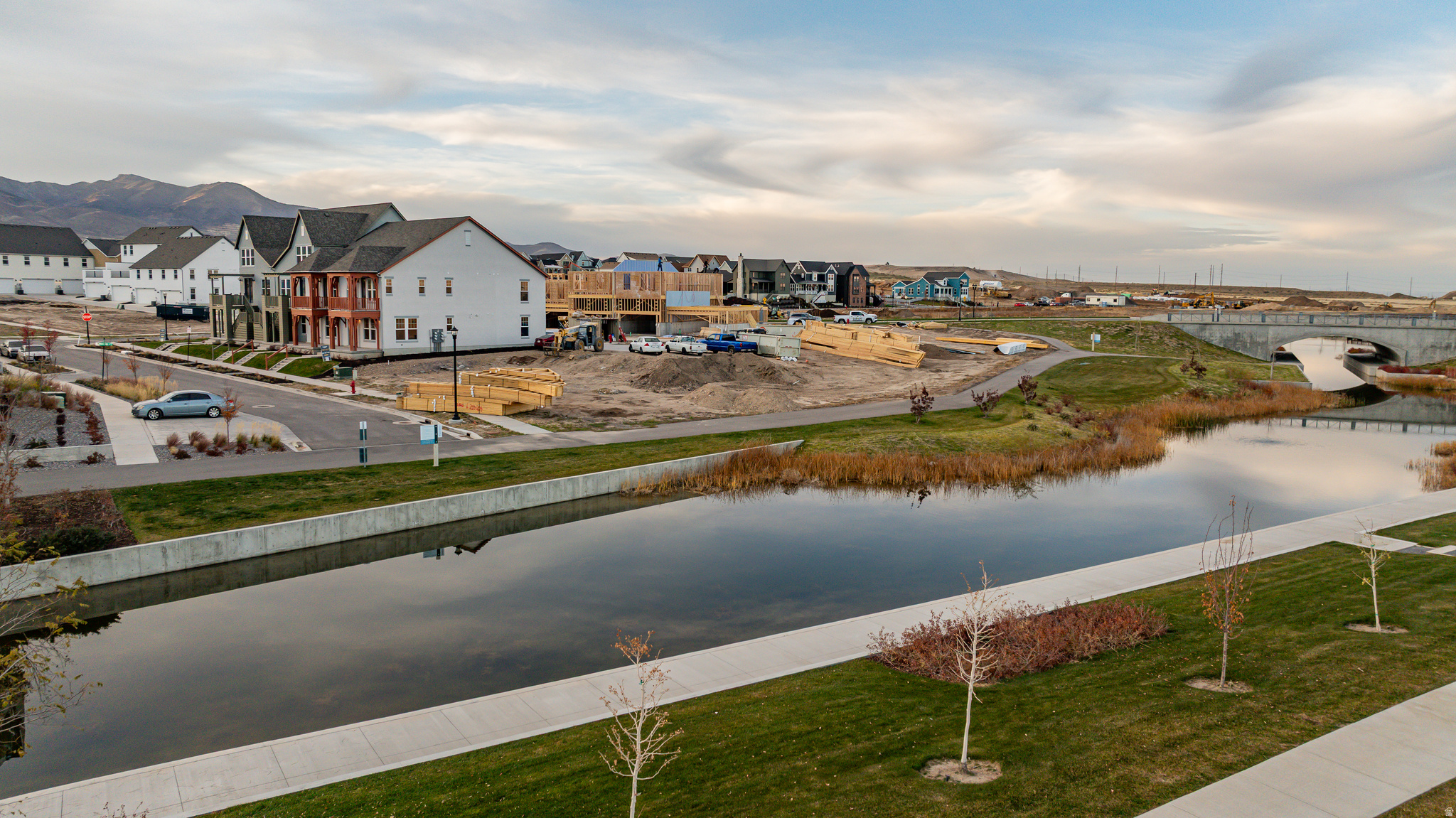 DAYBREAK - Residential