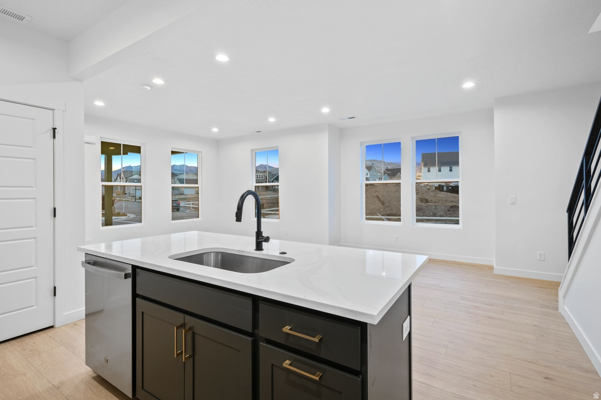 DAYBREAK - Residential