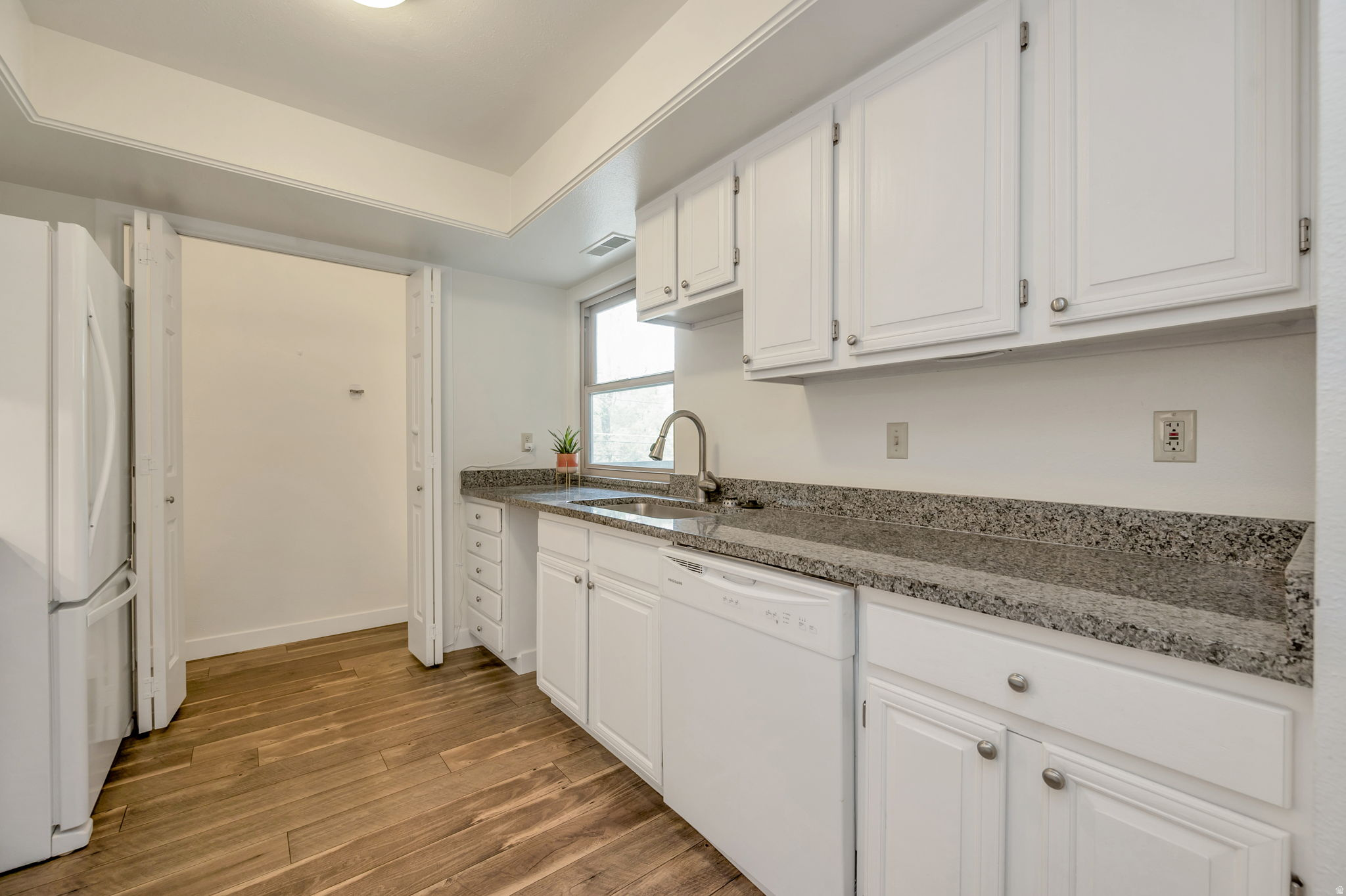 SPRINGTREE CONDOMINIUMS - Residential