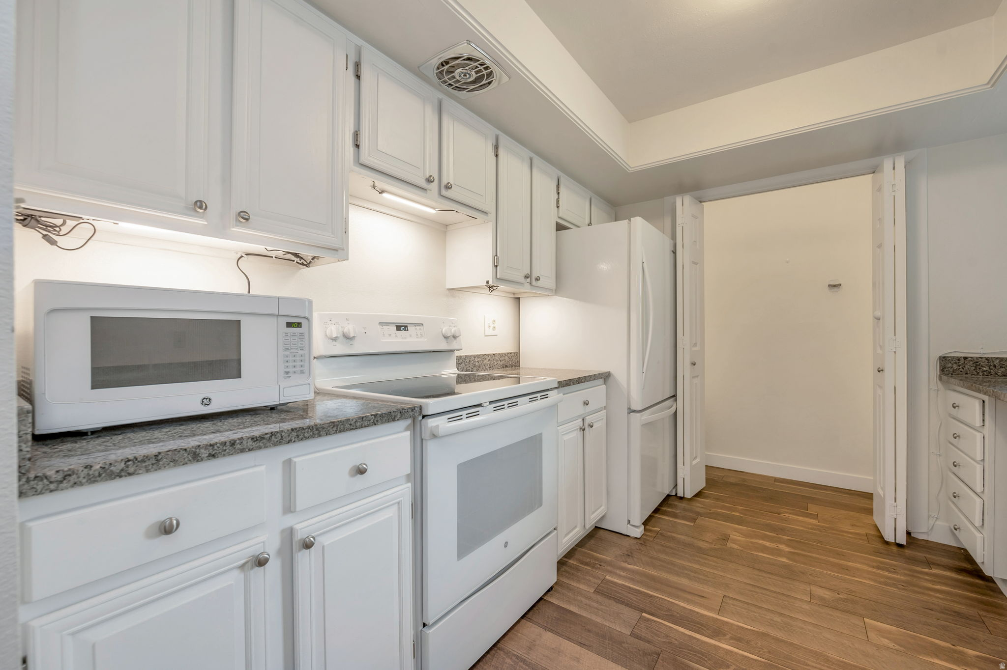 SPRINGTREE CONDOMINIUMS - Residential