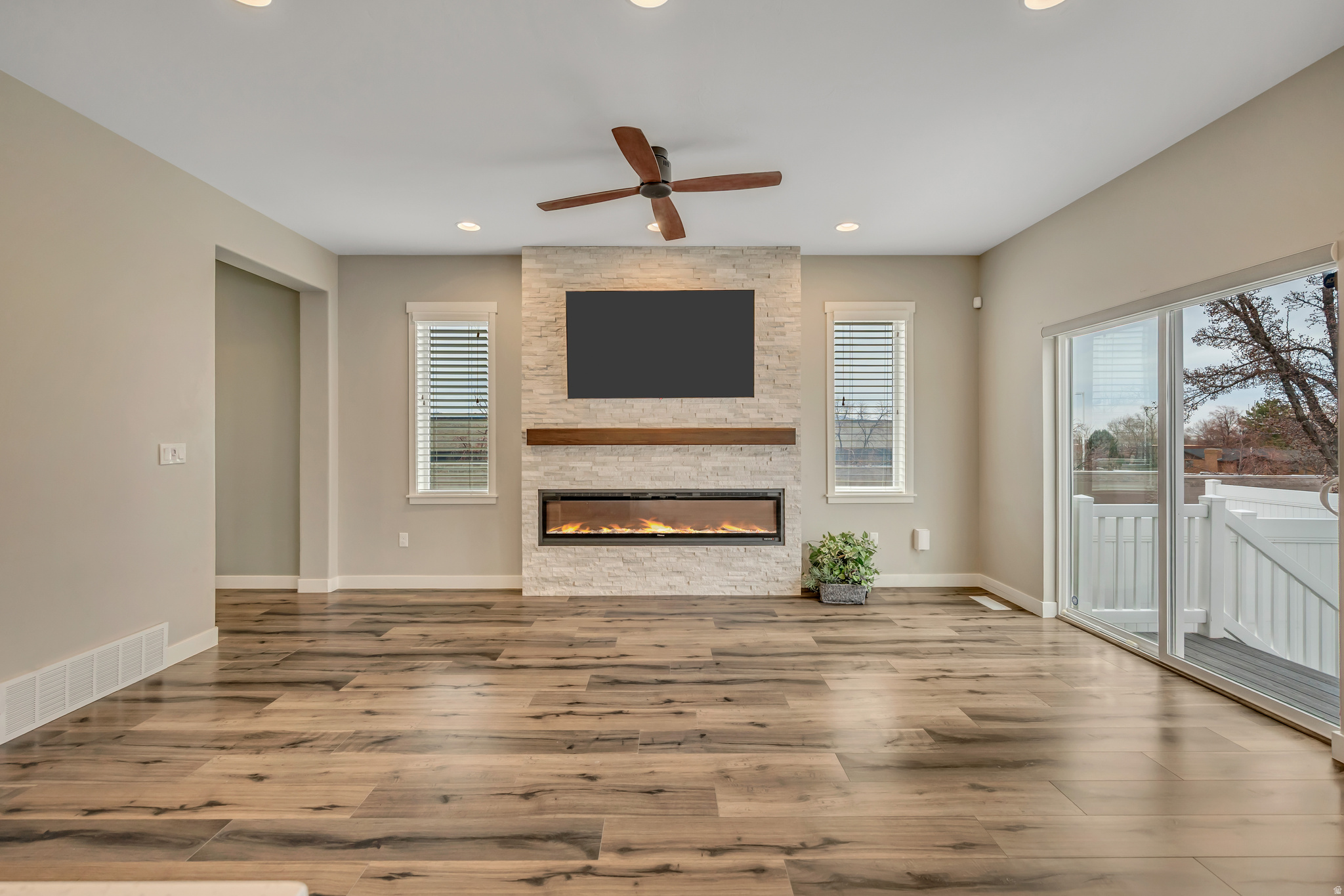 NORTH PINE VILLAS - Residential