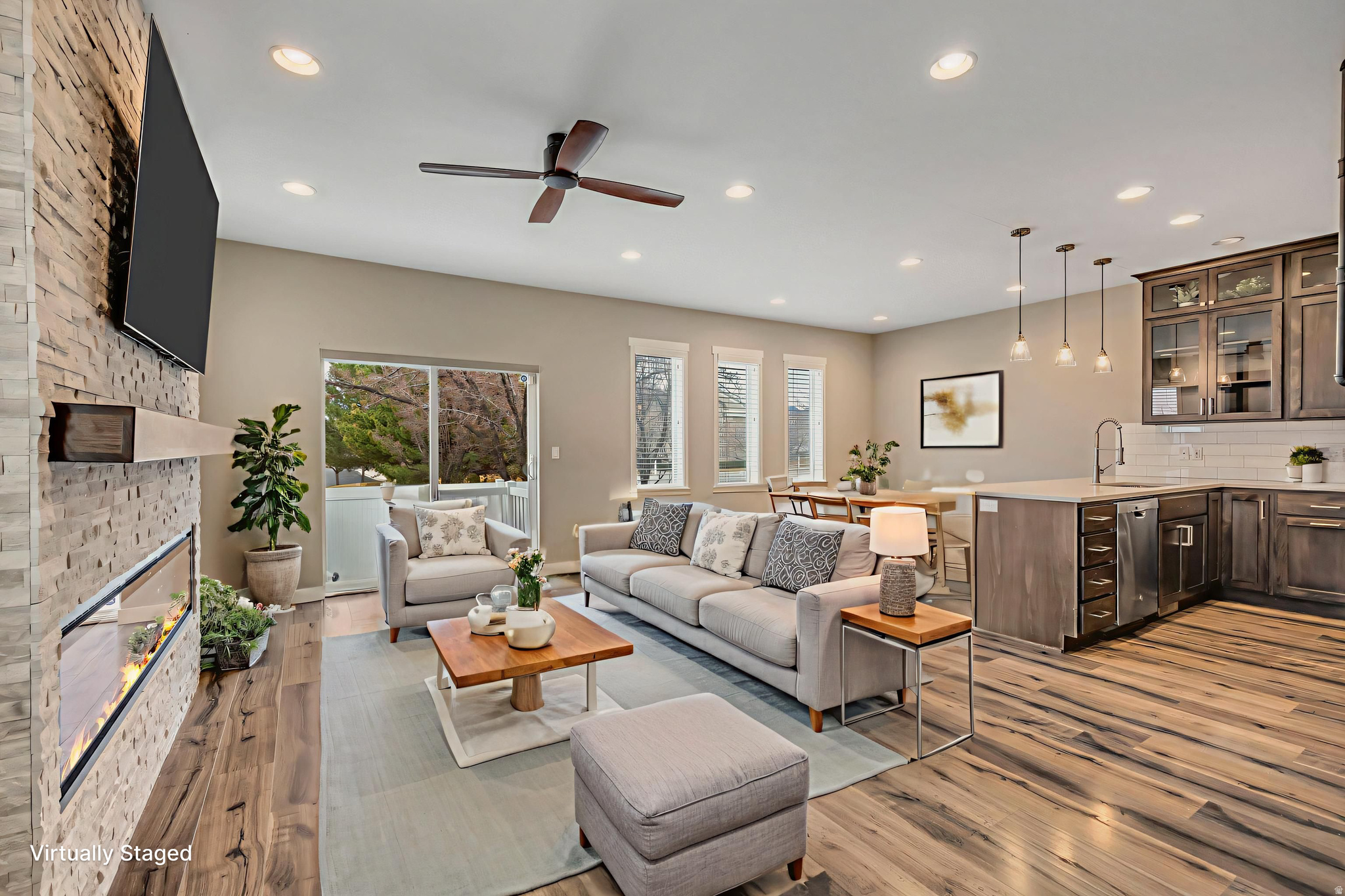 NORTH PINE VILLAS - Residential