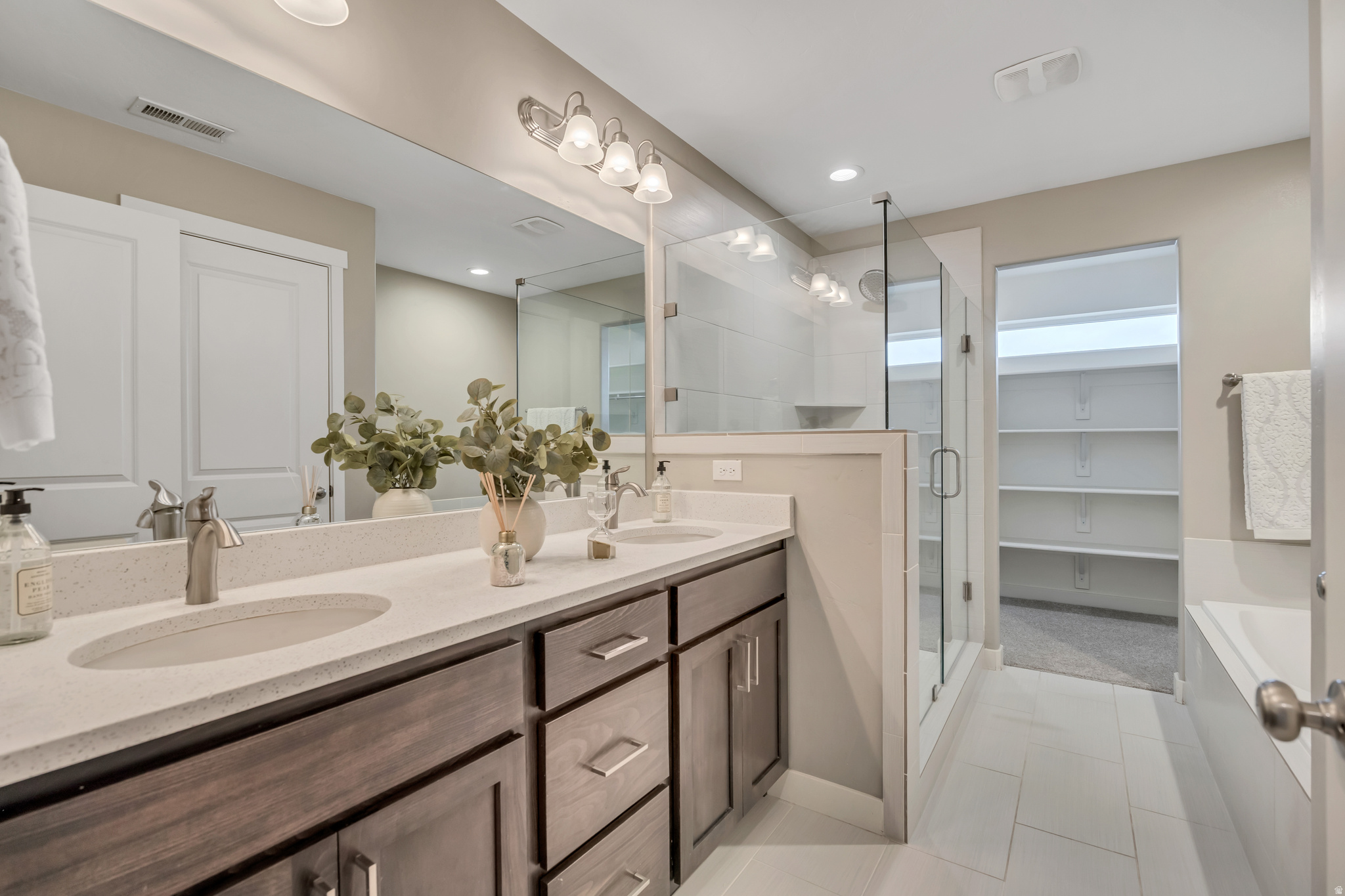 NORTH PINE VILLAS - Residential