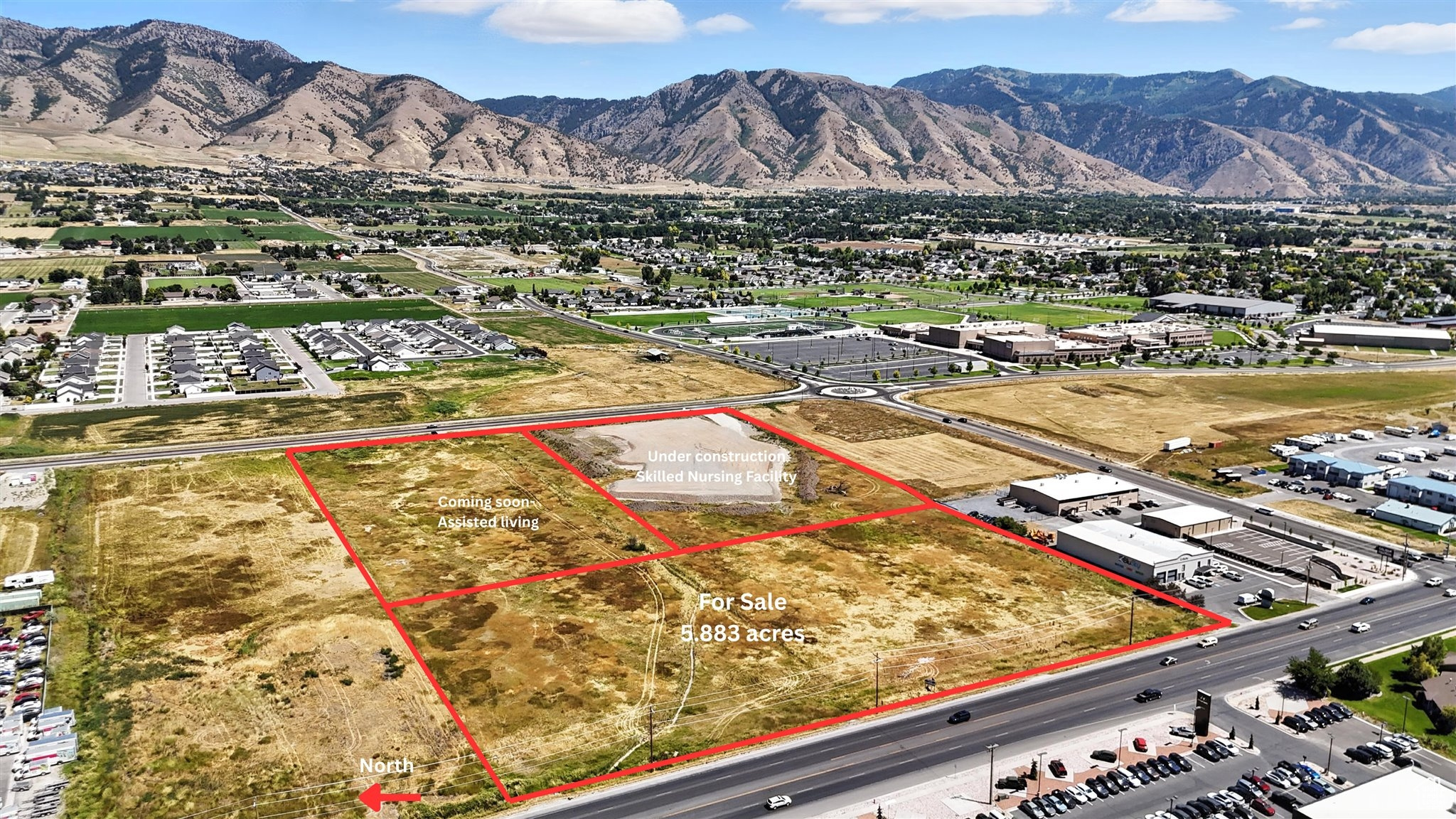 Main image without alt text