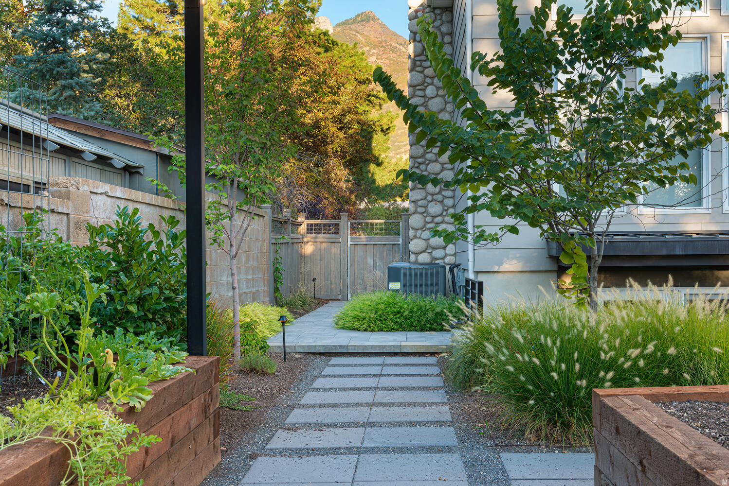 WILLOWCREEK - Residential