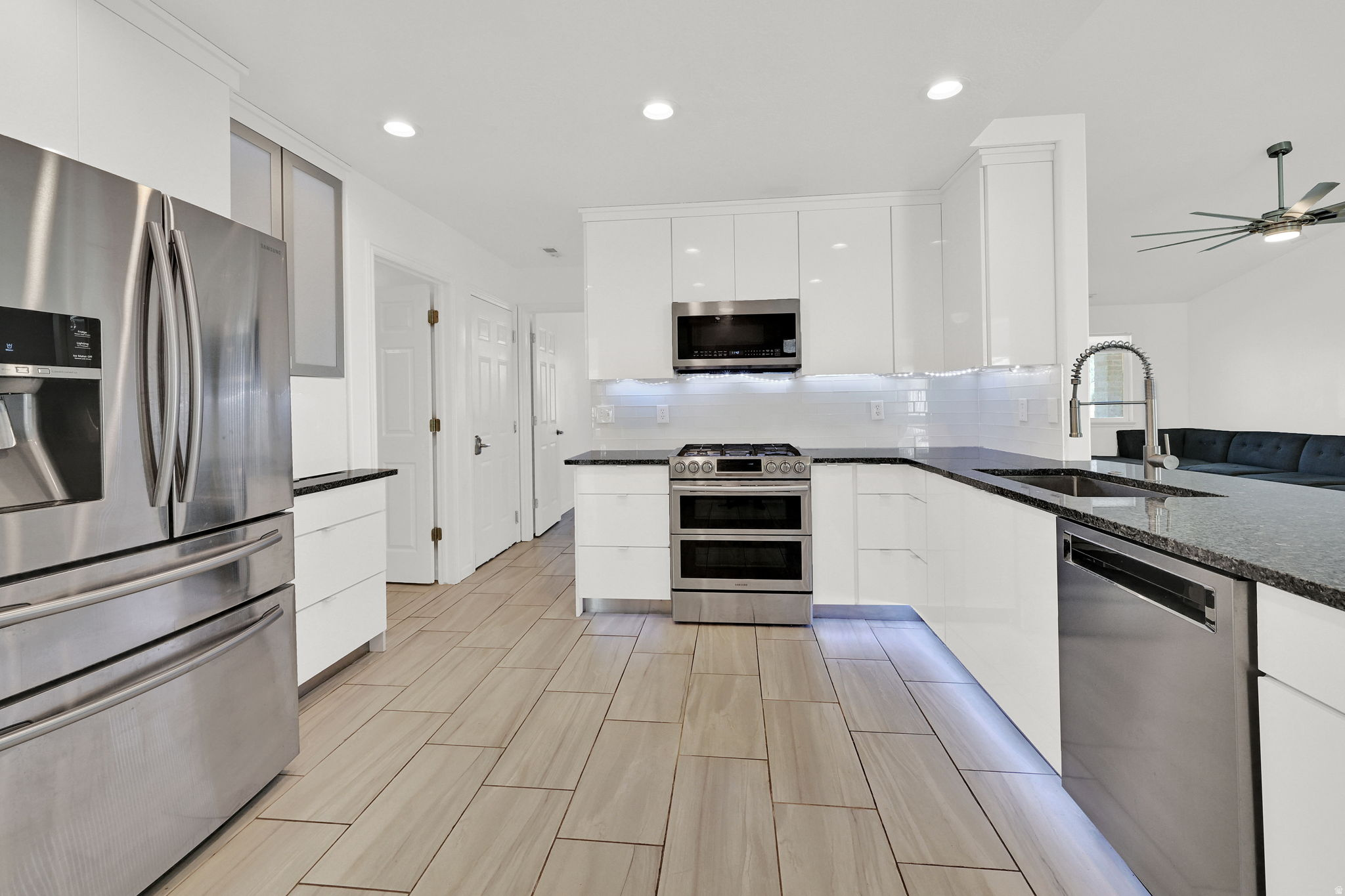 MOUNTAIN RIDGE - Residential