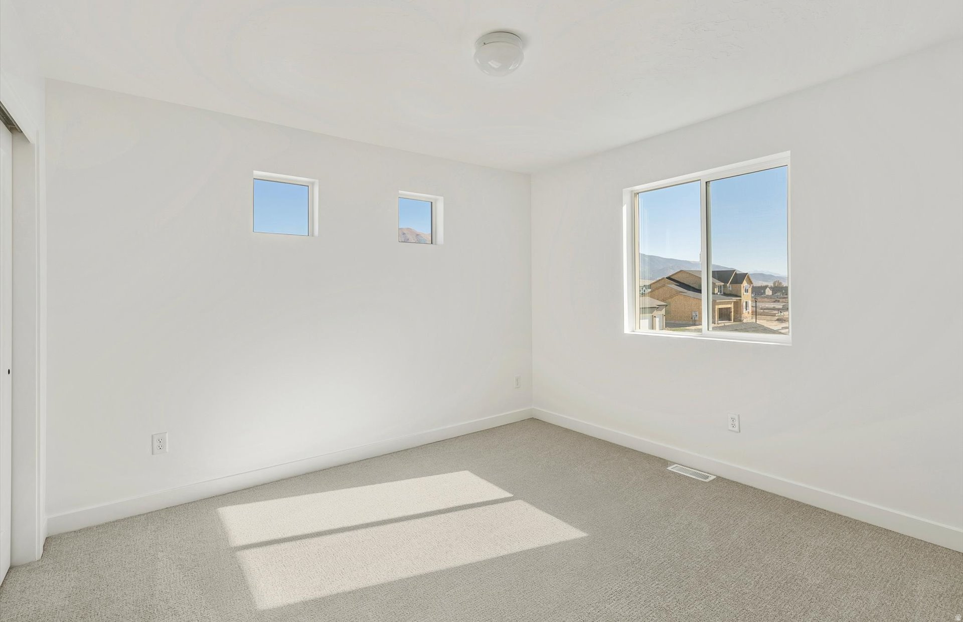 MOUNTAIN VISTA AT SUNSET FLATS - Residential