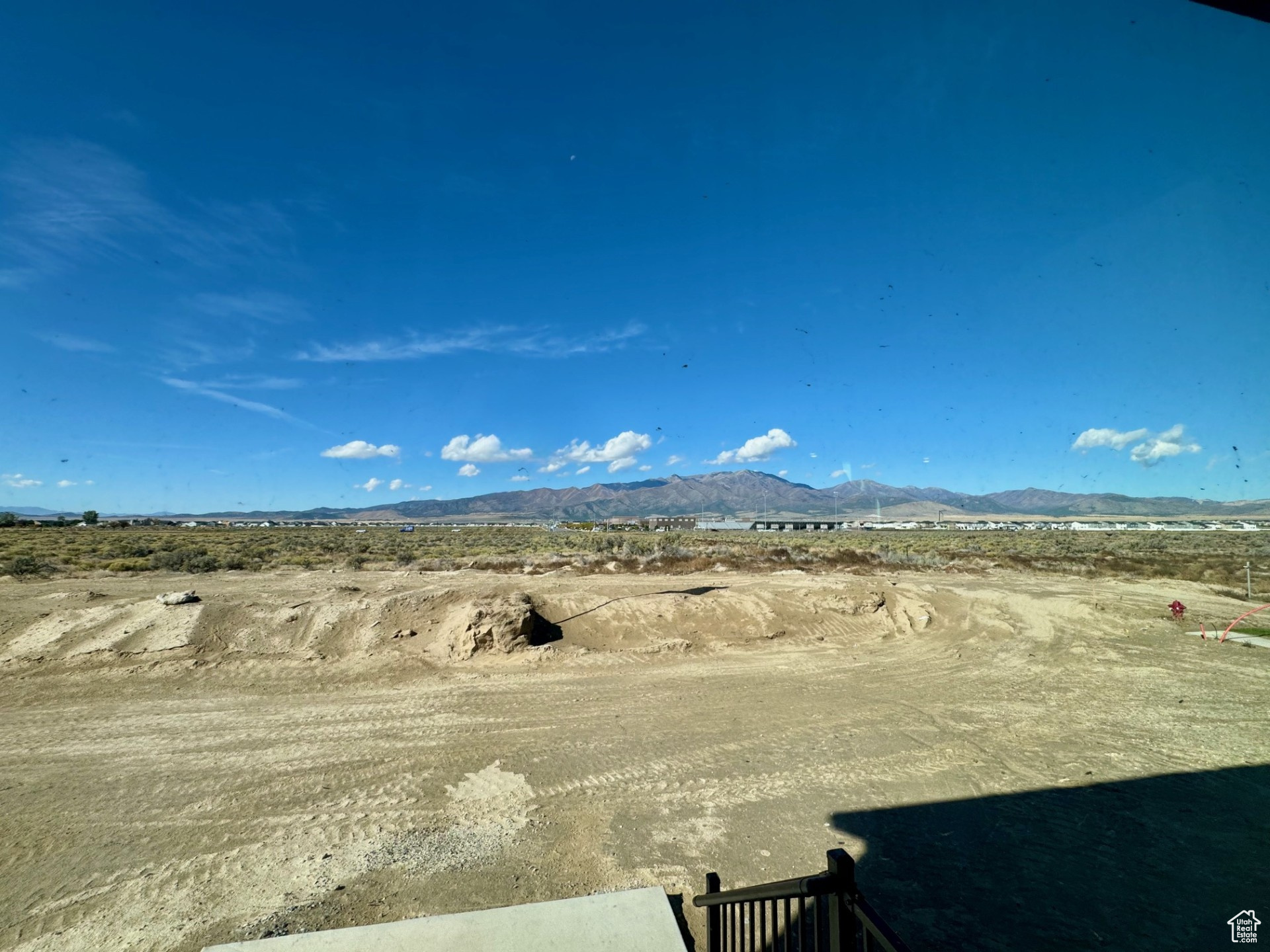 SUNSET FLATS - Residential