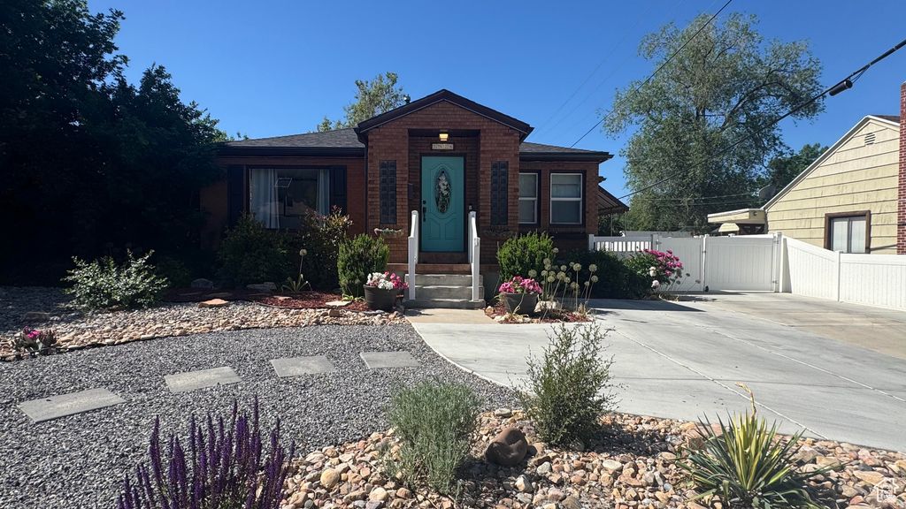 Photo of 1924 E 2100 S, Salt Lake City, UT 84106 (MLS # 2146502)