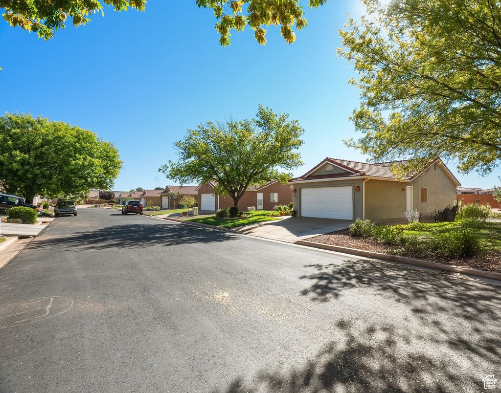 Photo of 524 E OASIS DR, Ivins, UT 84738 (MLS # 2119635)