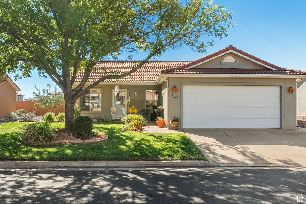 Photo of 524 E OASIS DR, Ivins, UT 84738 (MLS # 2119635)