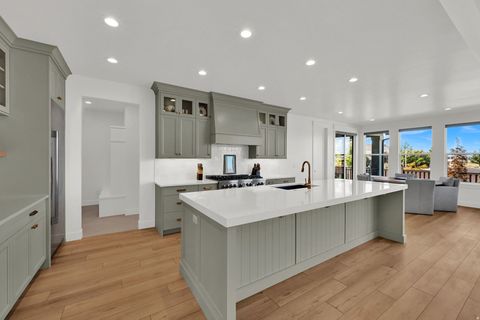 Tiny photo for 532 S 1450 W, Farmington, UT 84025 (MLS # 2148665)