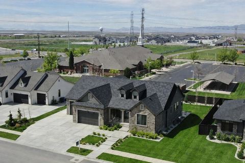 Tiny photo for 532 S 1450 W, Farmington, UT 84025 (MLS # 2148665)