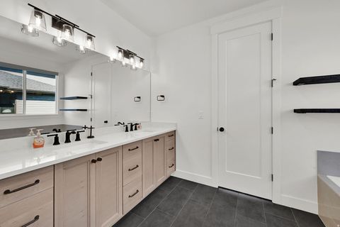 Tiny photo for 532 S 1450 W, Farmington, UT 84025 (MLS # 2148665)