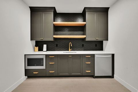 Tiny photo for 532 S 1450 W, Farmington, UT 84025 (MLS # 2148665)