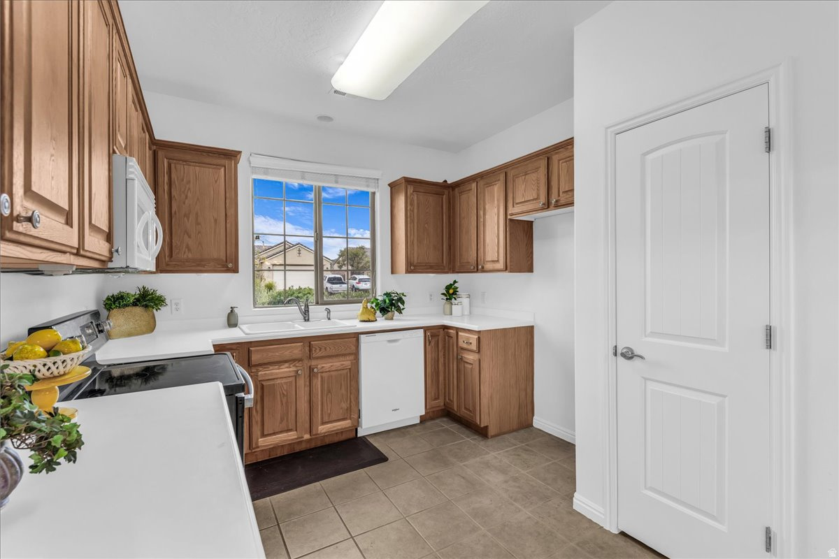 CORAL CANYON - Residential