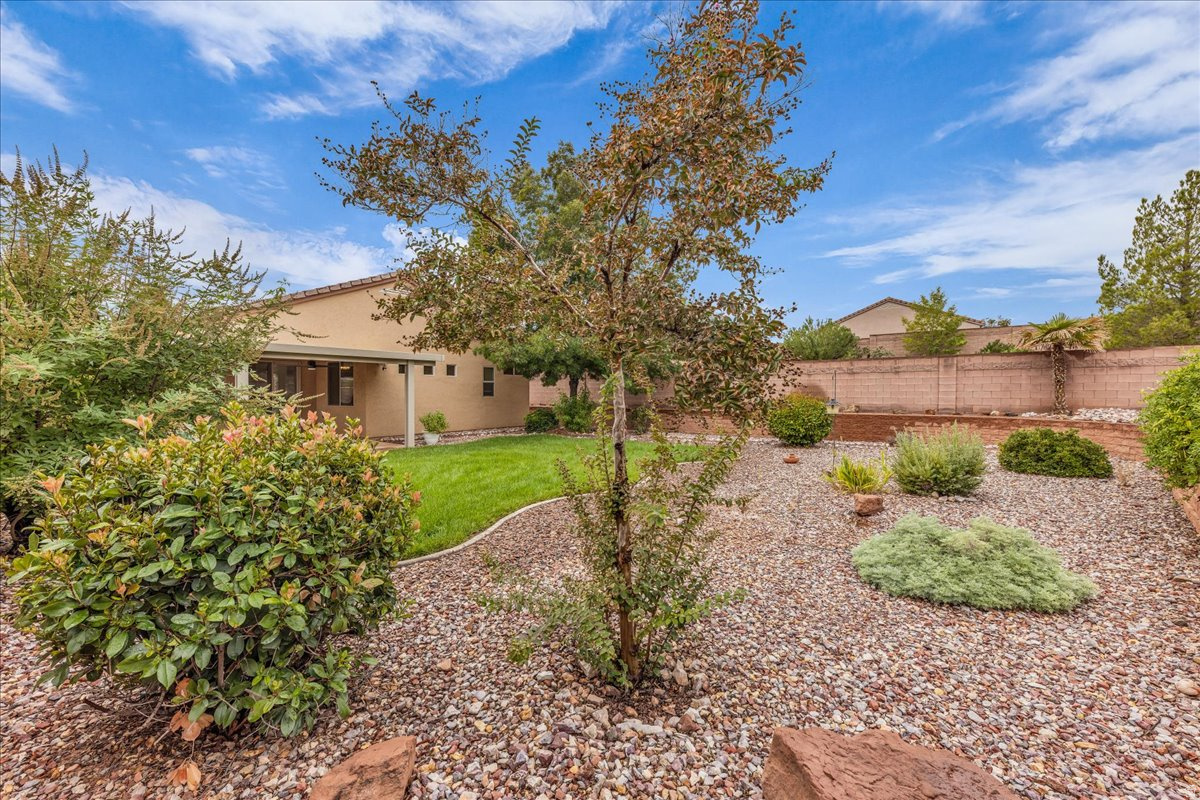 CORAL CANYON - Residential