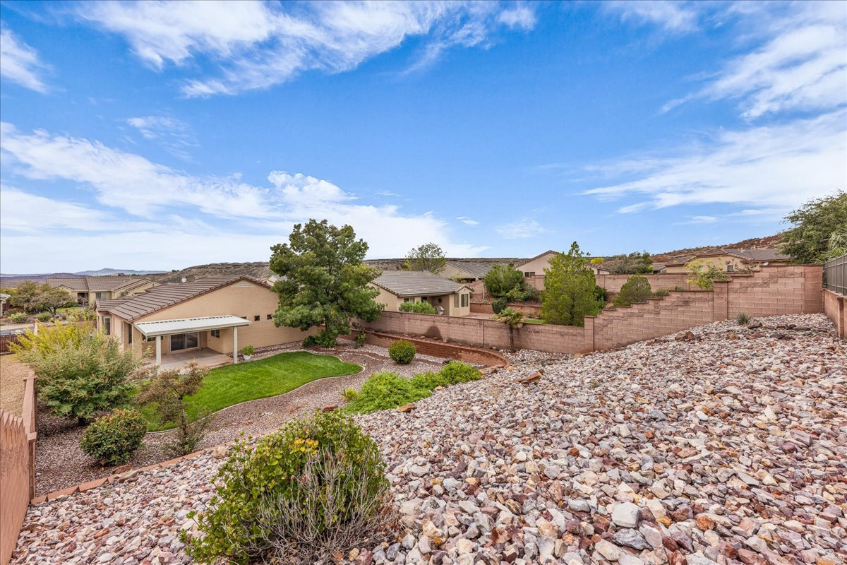 CORAL CANYON - Residential