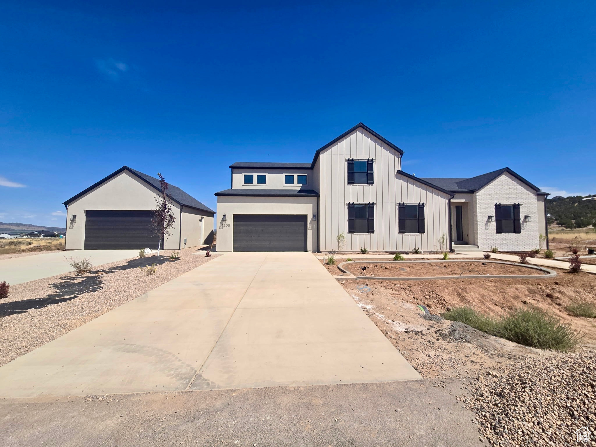 4B RANCH - Residential