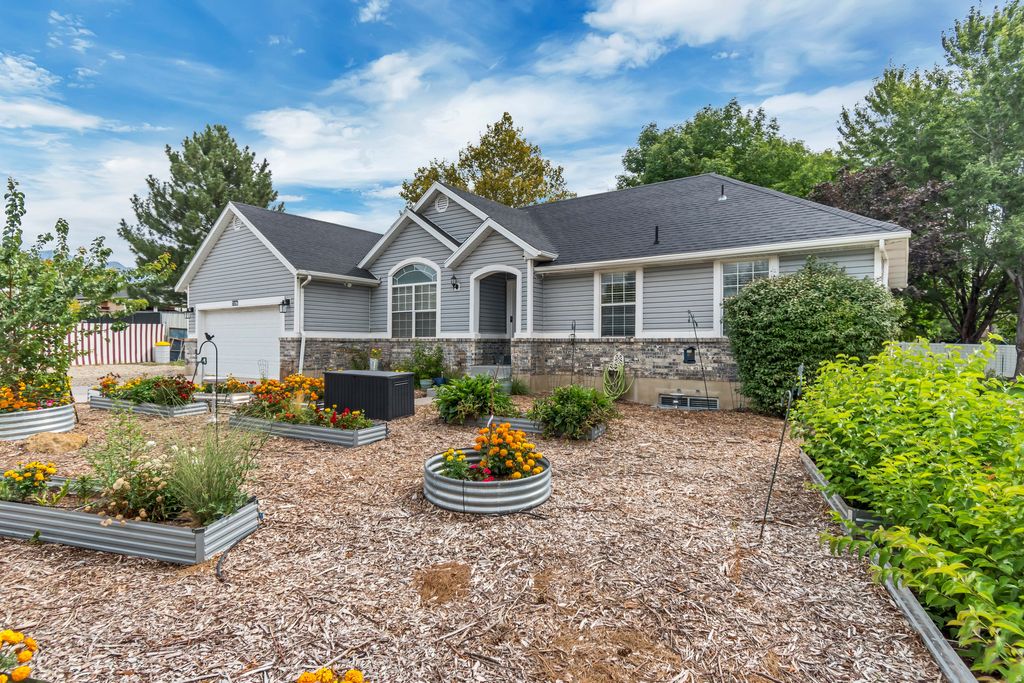 Photo of 497 W 2200 N, Lehi, UT 84043 (MLS # 2137171)