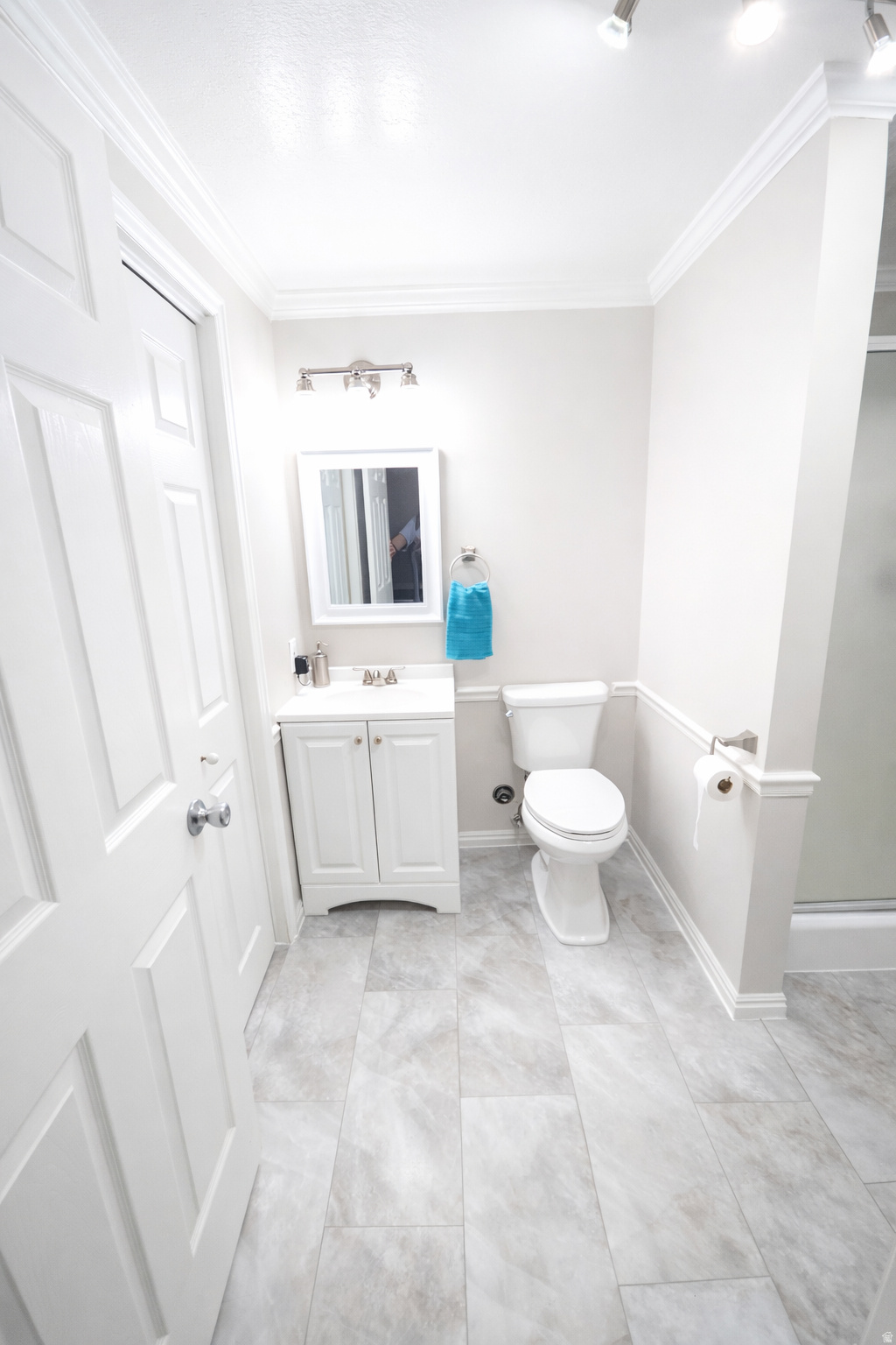 COUNTRY MANOR ESTATE - Residential