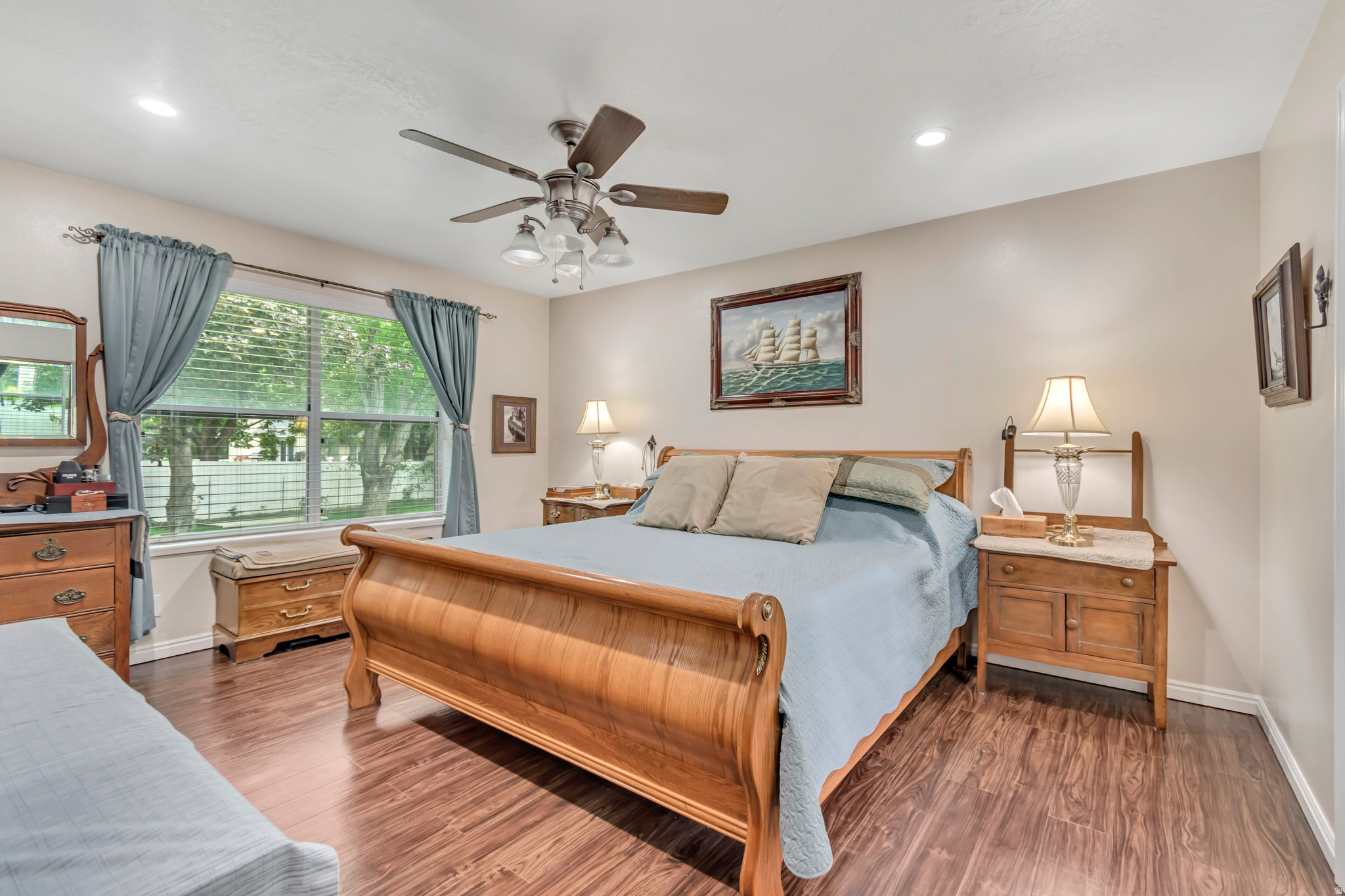 COUNTRY MANOR ESTATE - Residential