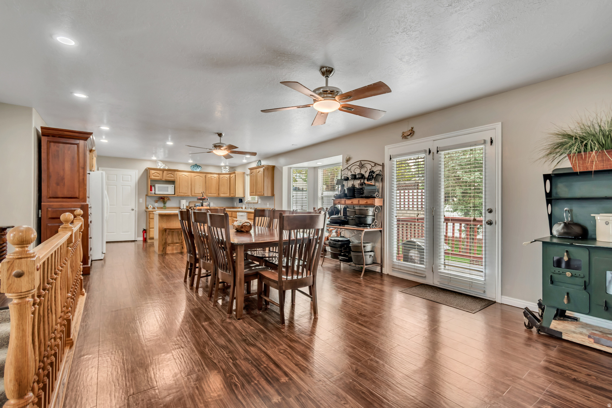 COUNTRY MANOR ESTATE - Residential