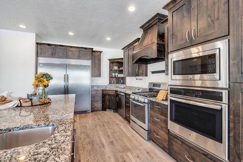 Tiny photo for 583 E PARKER PL, Vineyard, UT 84059 (MLS # 2134501)