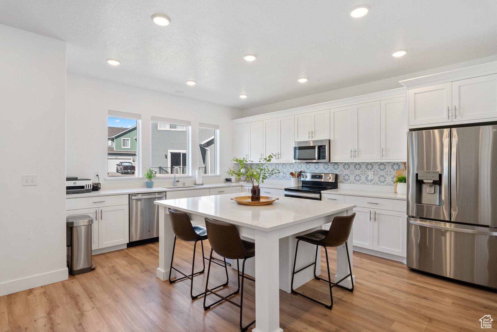3315 E Quarter Mile Dr, Eagle Mountain, Utah image 2